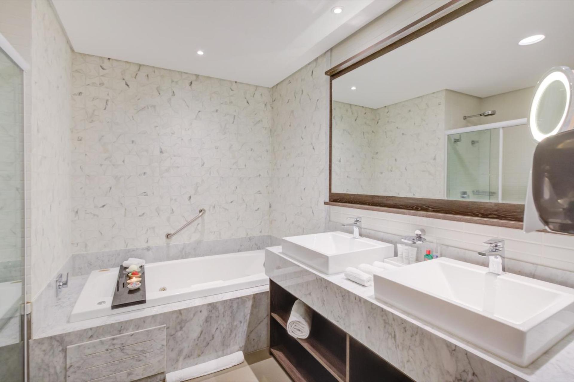 Transamerica Collection Гояния Екстериор снимка Bathroom