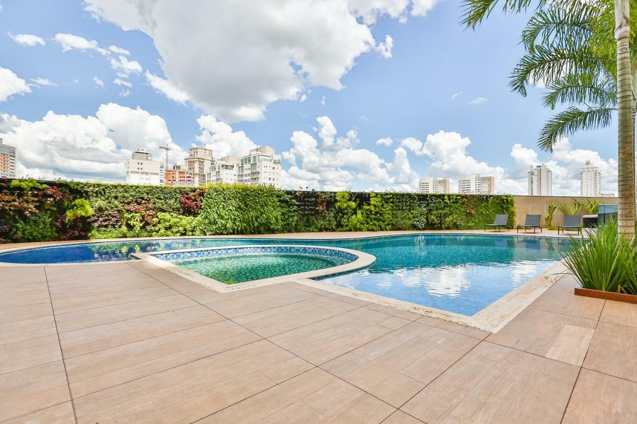 Transamerica Collection Гояния Екстериор снимка A swimming pool in a condominium in São Paulo, Brazil